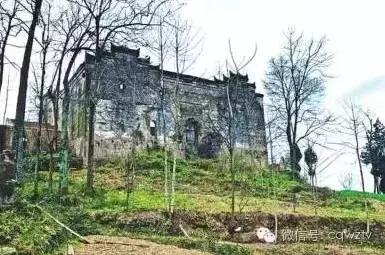 位于万州区高峰镇洪安村3组(原鹿山乡洪安村5组),因小地名"咀上"得
