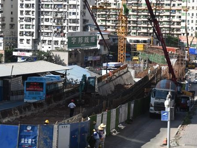 沙龙路立交全面进入桥面施工阶段