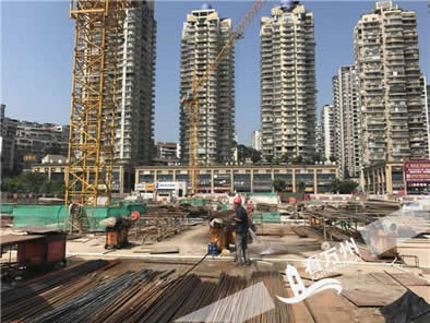 移民广场停车场