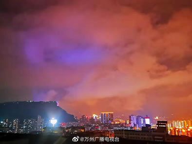 雨后的平湖之夜，这么美丽