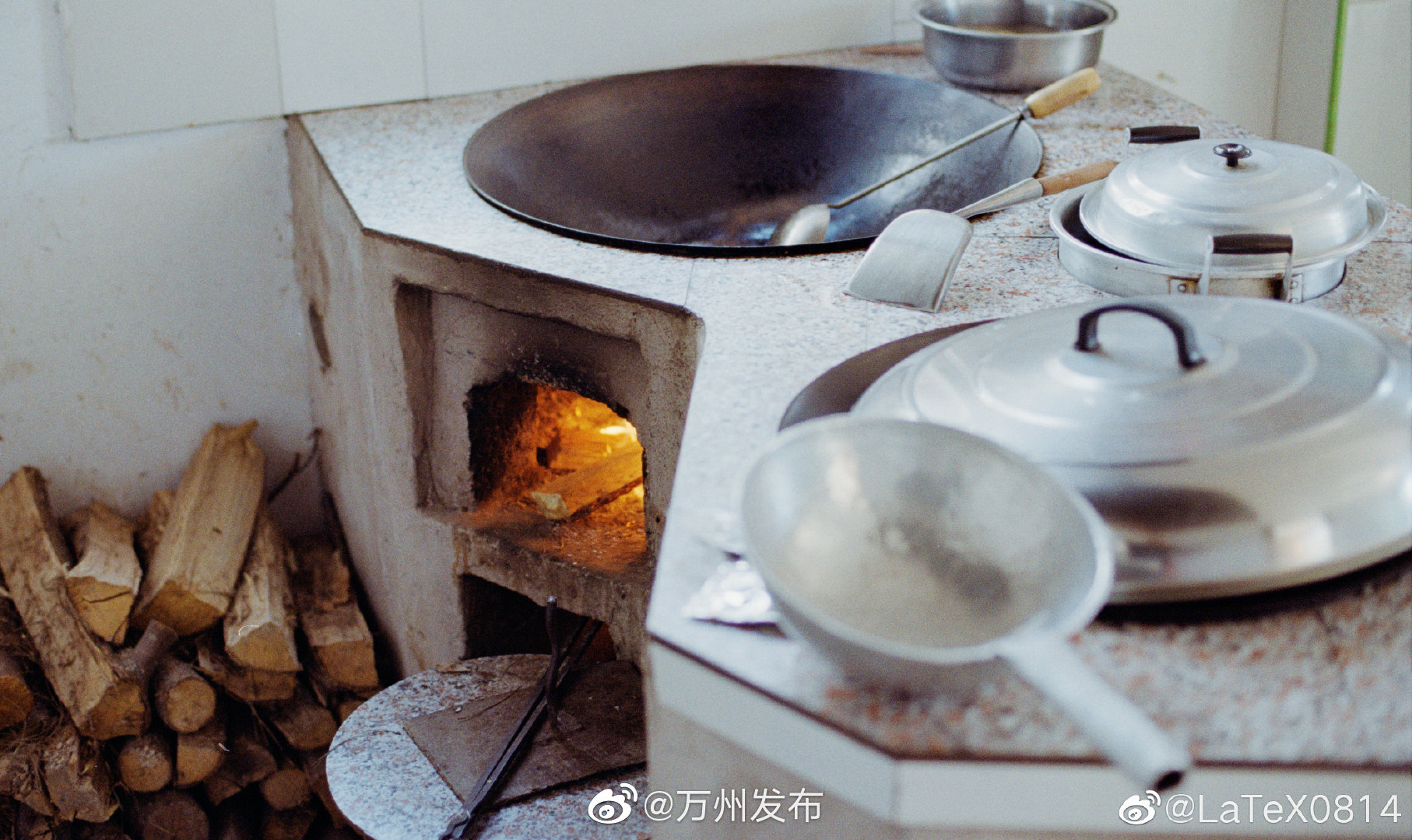 深秋的罗田镇,温馨农家小院柴火土灶,返璞归真,让人瞬间感受到满满的